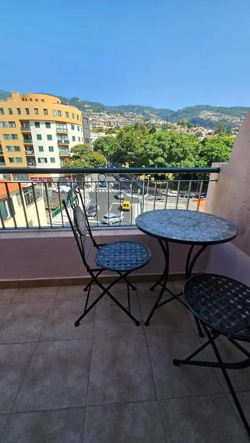 Garden And Seaview Apartment - Free Parking Funchal