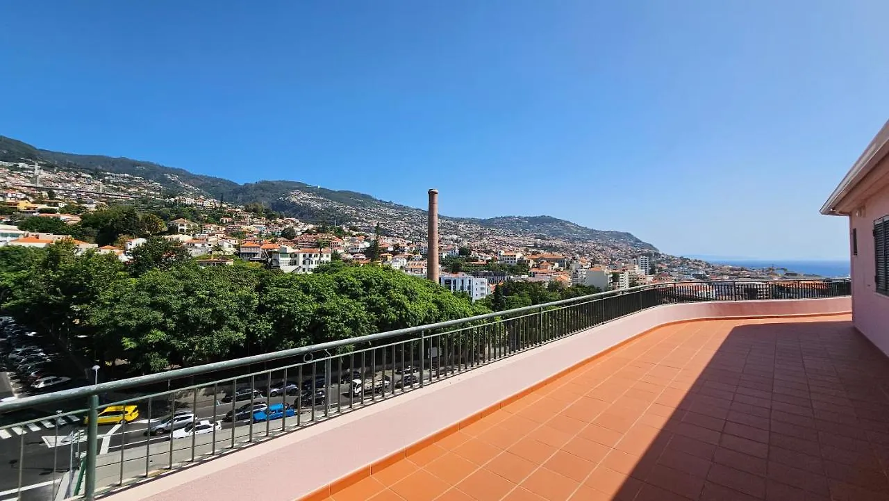 Garden And Seaview Apartment - Free Parking Funchal