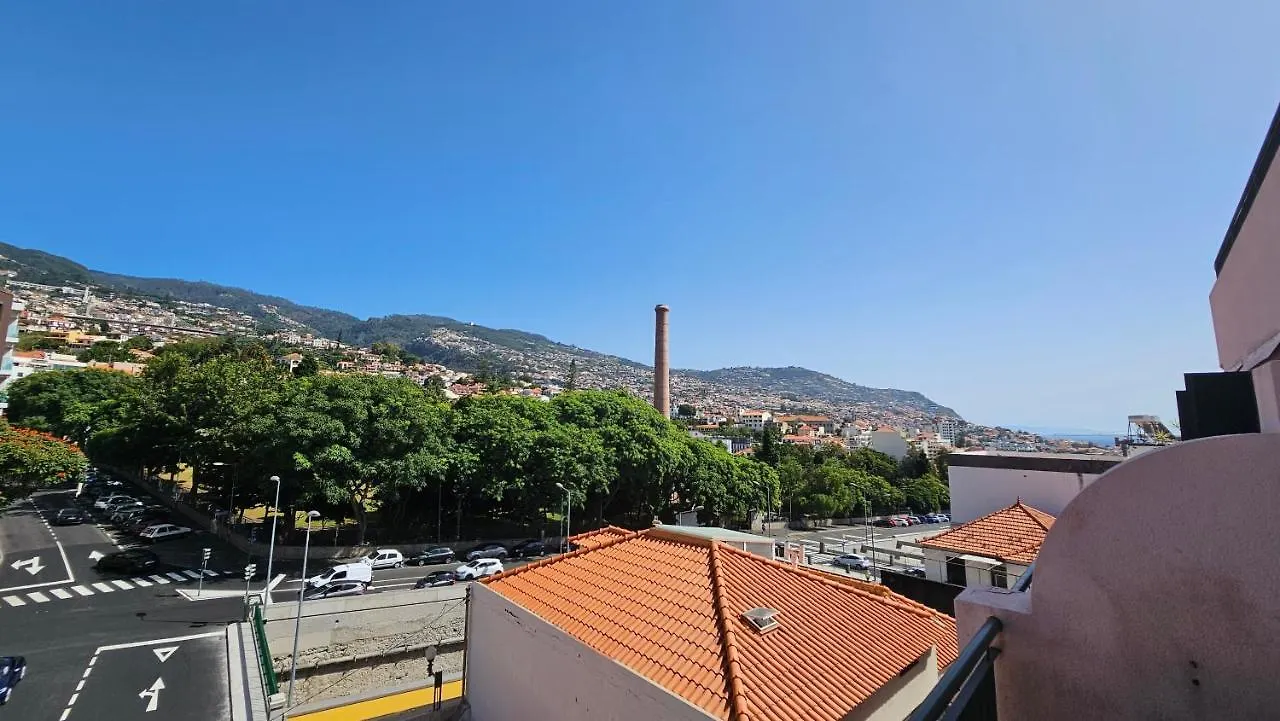 Garden And Seaview Apartment - Free Parking Funchal