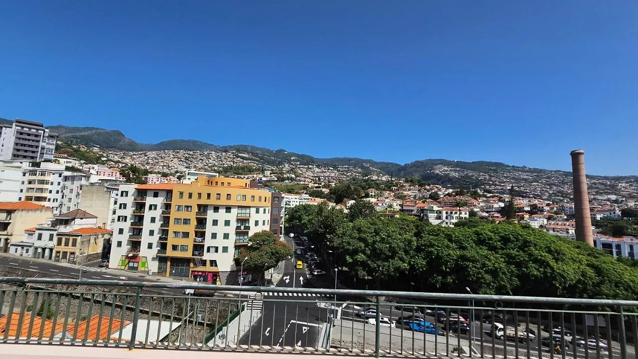Garden And Seaview Apartment - Free Parking Funchal