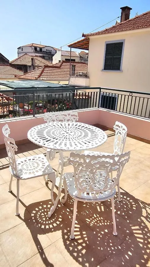 Garden And Seaview Apartment - Free Parking 푼샬 0*,